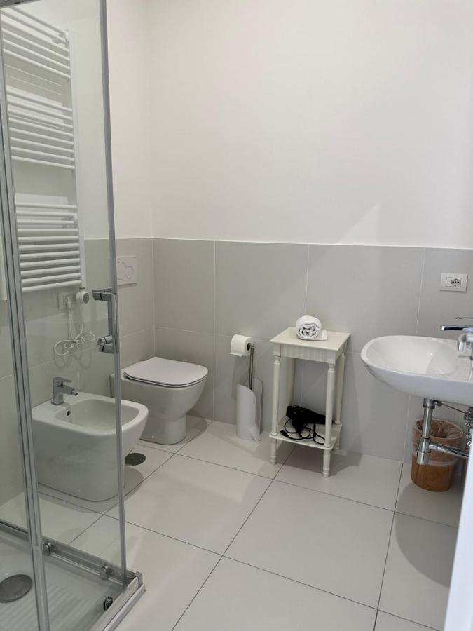 Sky Suite Blue Pomezia Luaran gambar