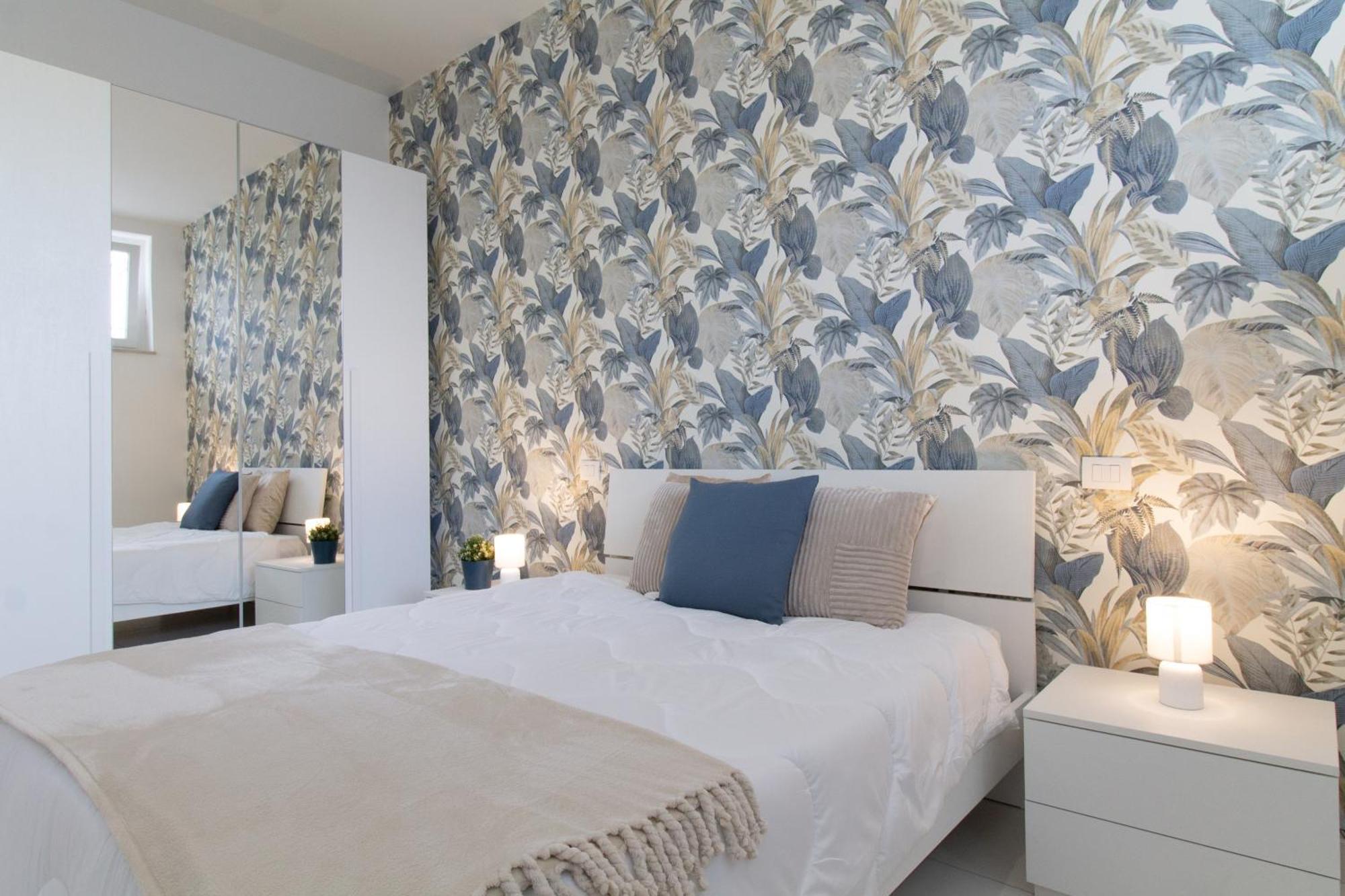 Sky Suite Blue Pomezia Luaran gambar